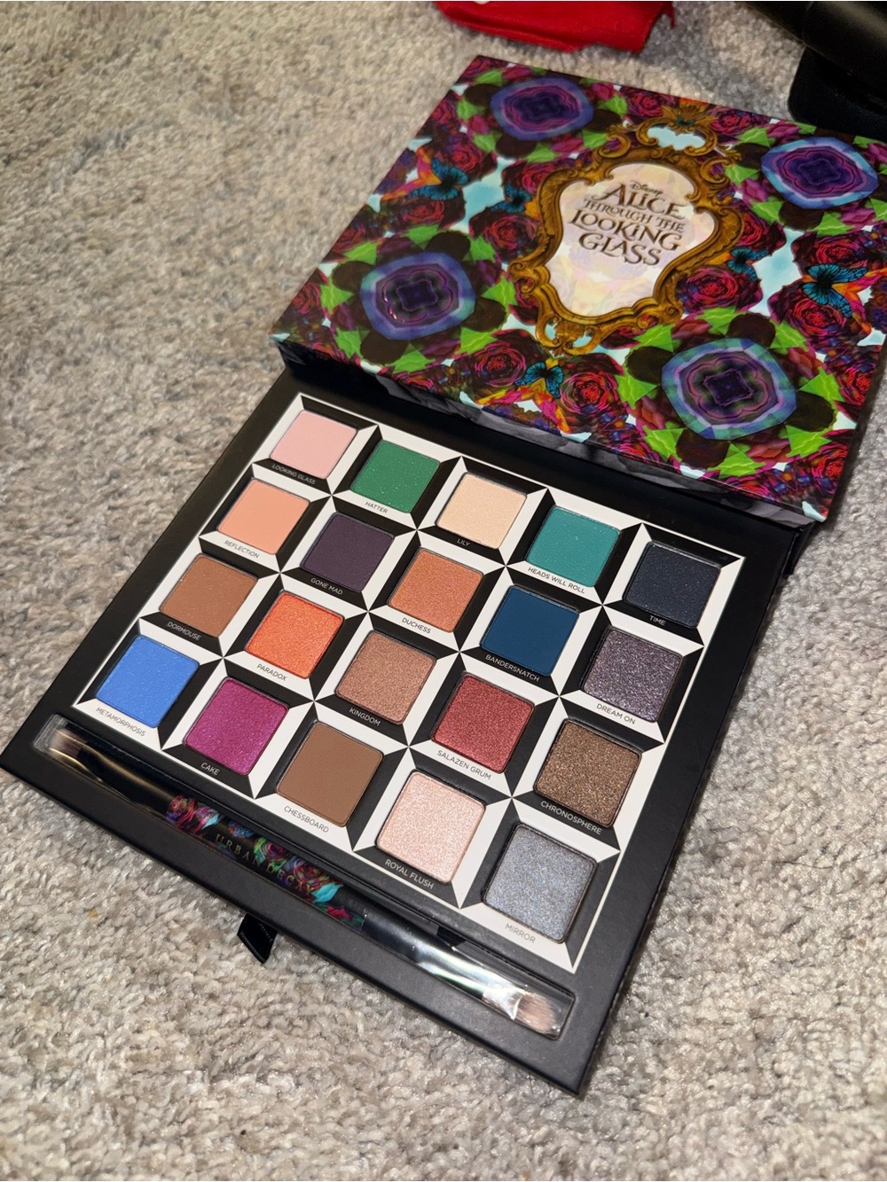 Urban Decay *RARE* Alice Through The Looking Glass